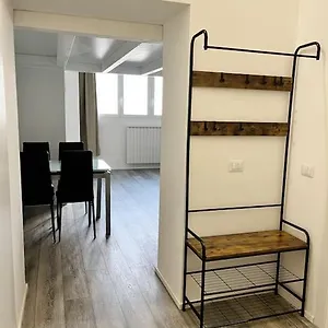 https://aura-home-pacinotti-loft-milano.italymilanhotels.net