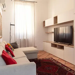 https://appartamento-centro-storico.italymilanhotels.net